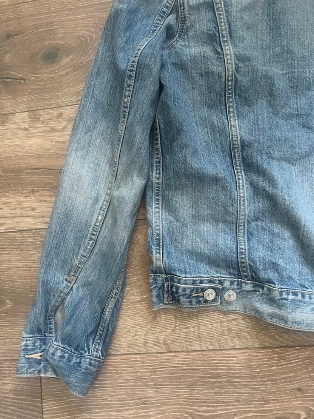 Levi's Blue Front Pocket Denim Jean Jacket Size Medium - Picture 15 of 16